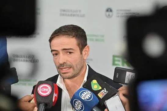 Intervenciones en hospitales de Entre Ríos: Blanzaco expone desafíos y avances